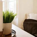 Maison 24 Nyaraló York