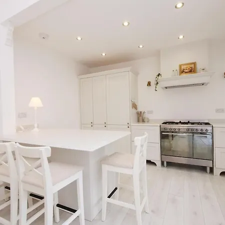 Maison 24 Semesterbostad *