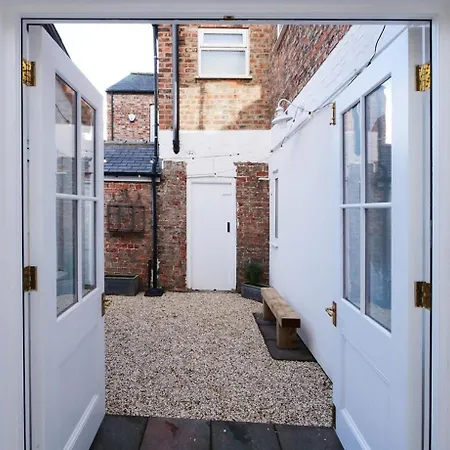Maison 24 Holiday home York