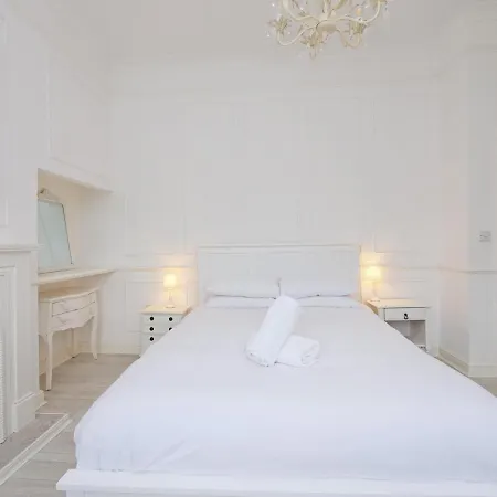 Holiday home Maison 24