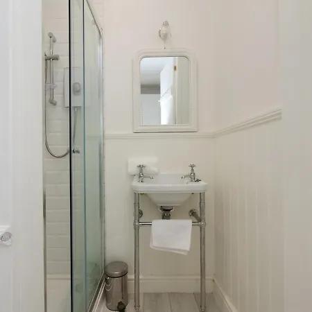 Maison 24 *