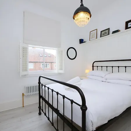 Maison 24 *